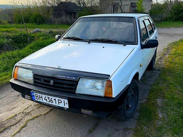 Белый ВАЗ 2109, объемом двигателя 1.5 л и пробегом 165 тыс. км за 1250 $, фото 1 на Automoto.ua