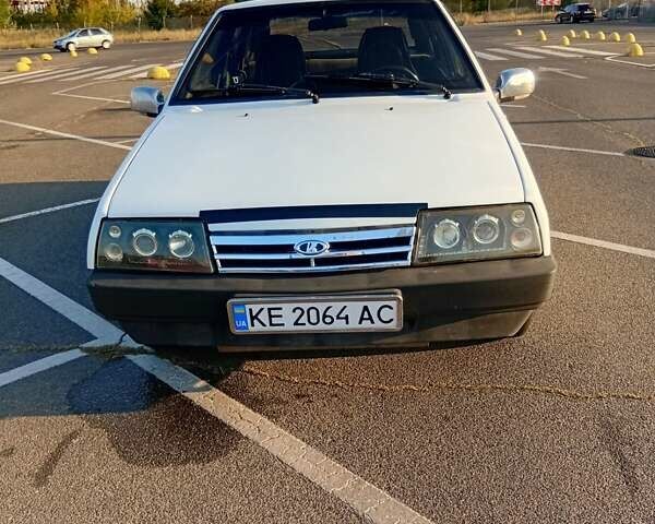 Білий ВАЗ 2109, об'ємом двигуна 1.5 л та пробігом 100 тис. км за 1453 $, фото 1 на Automoto.ua