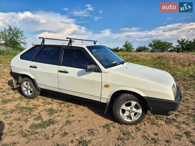 Белый ВАЗ 2109, объемом двигателя 1.5 л и пробегом 77 тыс. км за 1273 $, фото 1 на Automoto.ua