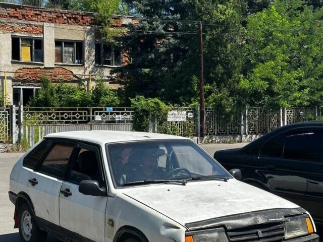 Белый ВАЗ 2109, объемом двигателя 1.5 л и пробегом 300 тыс. км за 291 $, фото 1 на Automoto.ua