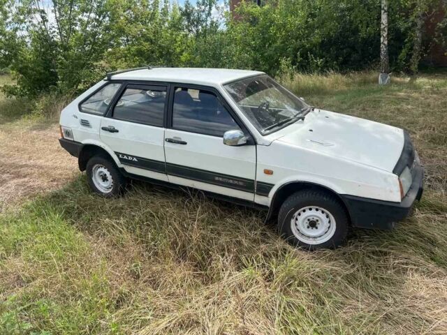 Білий ВАЗ 2109, об'ємом двигуна 1.5 л та пробігом 100 тис. км за 1118 $, фото 1 на Automoto.ua