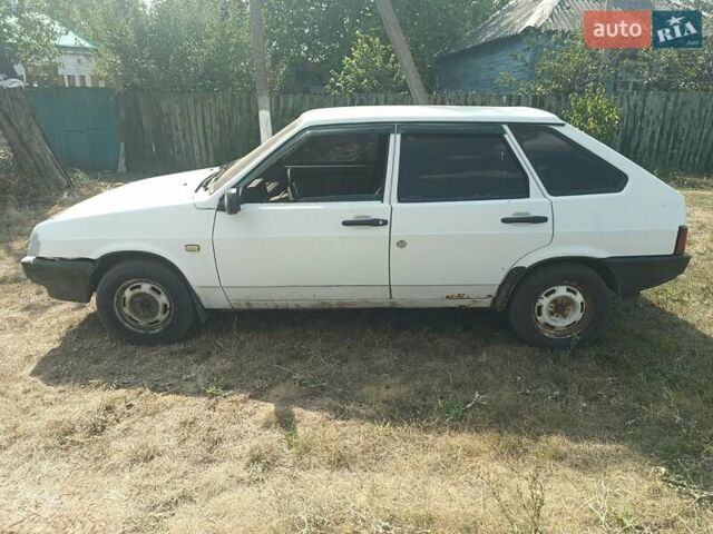 Белый ВАЗ 2109, объемом двигателя 1.5 л и пробегом 100 тыс. км за 1000 $, фото 1 на Automoto.ua