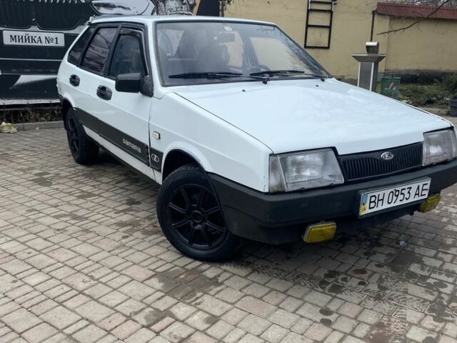 Белый ВАЗ 2109, объемом двигателя 1.5 л и пробегом 100 тыс. км за 999 $, фото 1 на Automoto.ua