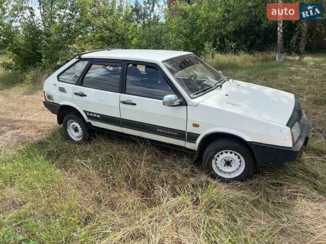 Белый ВАЗ 2109, объемом двигателя 1.5 л и пробегом 100 тыс. км за 1118 $, фото 1 на Automoto.ua