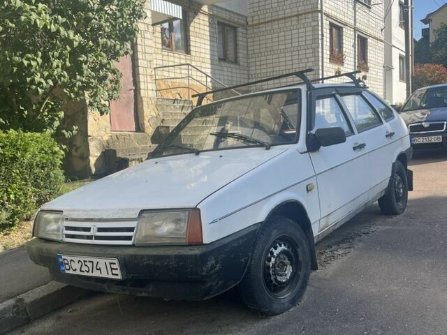 Белый ВАЗ 2109, объемом двигателя 1.3 л и пробегом 300 тыс. км за 500 $, фото 1 на Automoto.ua