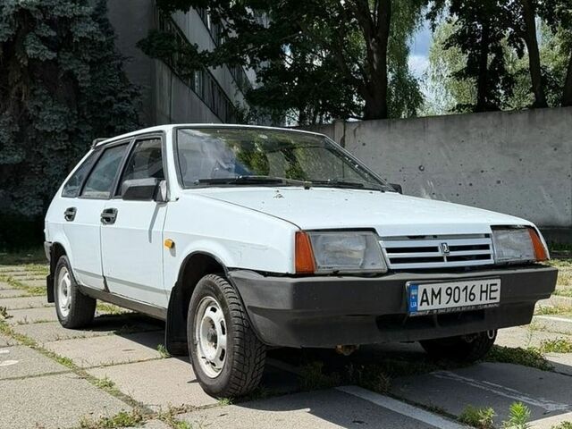 Белый ВАЗ 2109, объемом двигателя 1.5 л и пробегом 150 тыс. км за 950 $, фото 1 на Automoto.ua