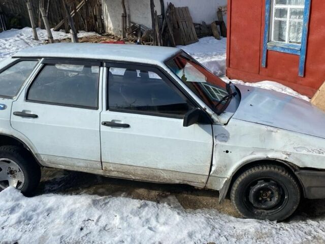 Белый ВАЗ 2109, объемом двигателя 1.3 л и пробегом 10 тыс. км за 302 $, фото 1 на Automoto.ua