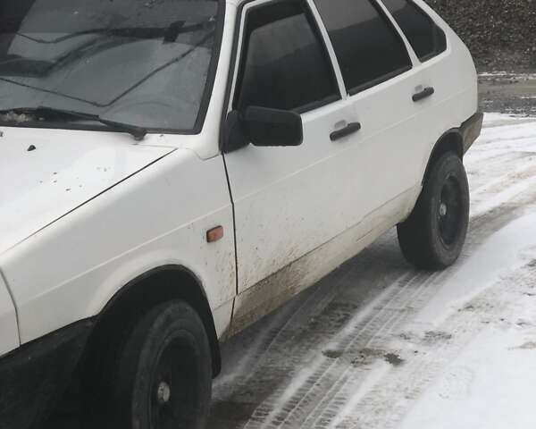 Белый ВАЗ 2109, объемом двигателя 0 л и пробегом 200 тыс. км за 1000 $, фото 1 на Automoto.ua