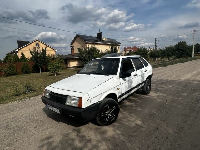 Білий ВАЗ 2109, об'ємом двигуна 1.5 л та пробігом 200 тис. км за 1052 $, фото 1 на Automoto.ua