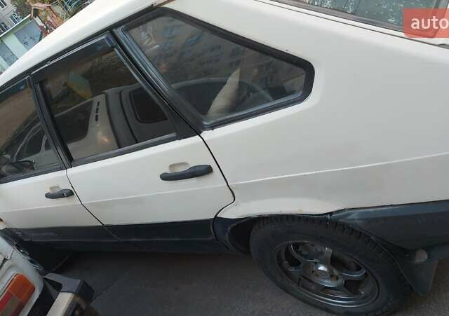 Білий ВАЗ 2109, об'ємом двигуна 1.3 л та пробігом 300 тис. км за 1100 $, фото 1 на Automoto.ua