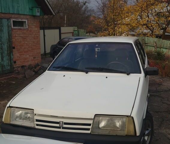 Белый ВАЗ 2109, объемом двигателя 1.3 л и пробегом 88 тыс. км за 596 $, фото 1 на Automoto.ua
