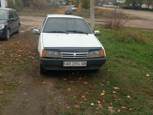 Белый ВАЗ 2109, объемом двигателя 1.3 л и пробегом 200 тыс. км за 600 $, фото 1 на Automoto.ua