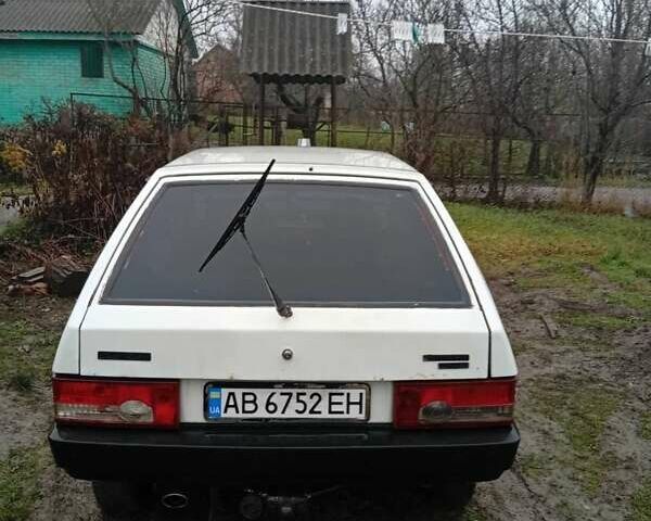 Белый ВАЗ 2109, объемом двигателя 1.5 л и пробегом 200 тыс. км за 650 $, фото 1 на Automoto.ua