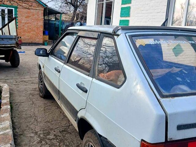 Белый ВАЗ 2109, объемом двигателя 1.5 л и пробегом 300 тыс. км за 750 $, фото 1 на Automoto.ua