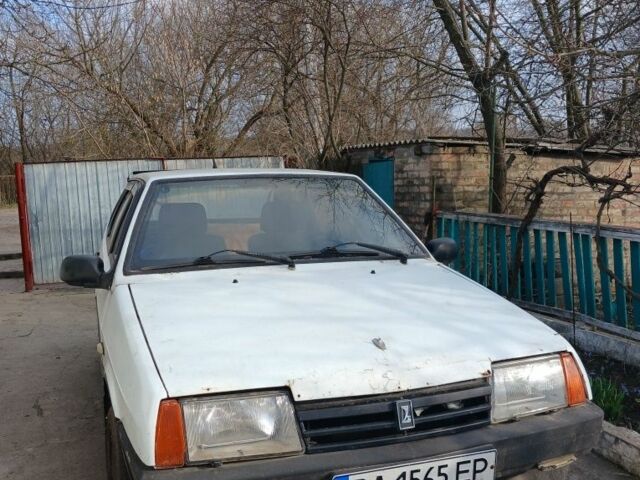 Белый ВАЗ 2109, объемом двигателя 1.5 л и пробегом 300 тыс. км за 750 $, фото 1 на Automoto.ua