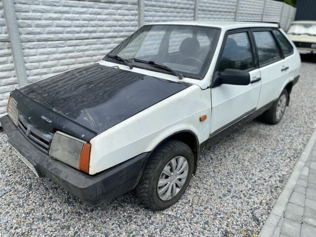 Белый ВАЗ 2109, объемом двигателя 1.5 л и пробегом 150 тыс. км за 500 $, фото 1 на Automoto.ua
