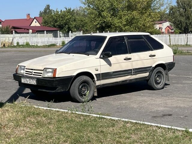 Белый ВАЗ 2109, объемом двигателя 1.3 л и пробегом 350 тыс. км за 700 $, фото 1 на Automoto.ua