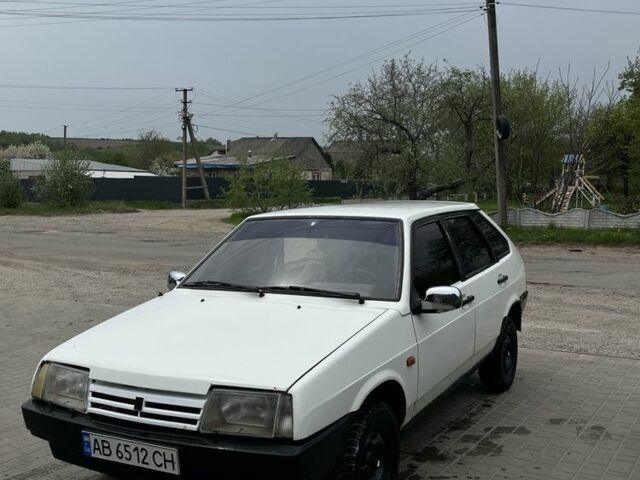 Белый ВАЗ 2109, объемом двигателя 1.5 л и пробегом 300 тыс. км за 950 $, фото 1 на Automoto.ua