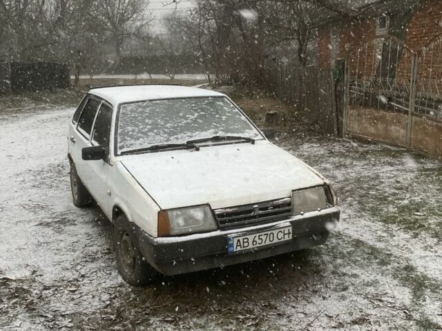 Белый ВАЗ 2109, объемом двигателя 1.5 л и пробегом 777 тыс. км за 500 $, фото 1 на Automoto.ua