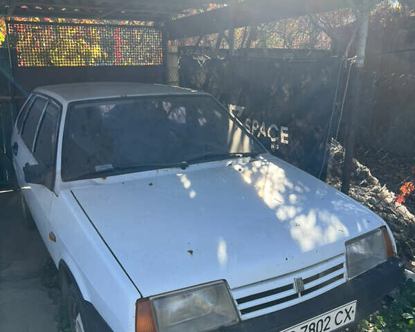 ВАЗ 2109 1997 в Запорожье на Automoto.ua Белый ВАЗ 2109, объемом двигателя 1.5 л и пробегом 300 тыс. км за 950 $, фото 1 на Automoto.ua