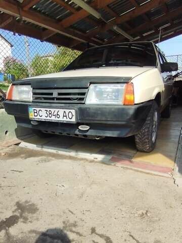 Белый ВАЗ 2109, объемом двигателя 1.5 л и пробегом 100 тыс. км за 800 $, фото 1 на Automoto.ua