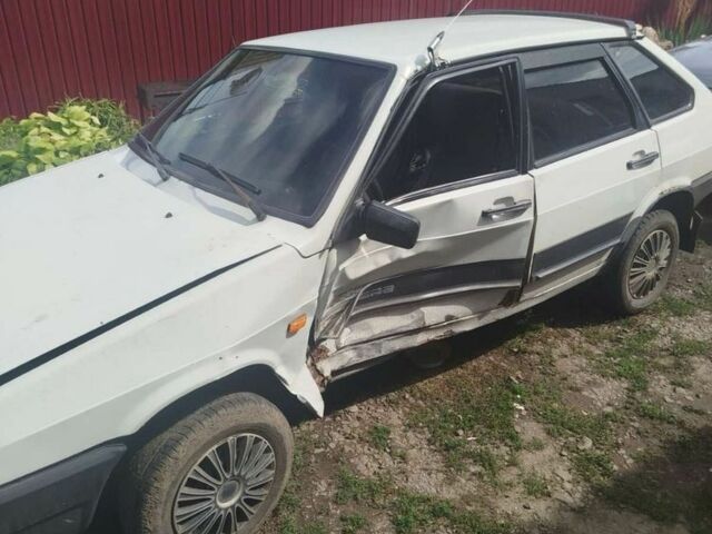 Белый ВАЗ 2109, объемом двигателя 1.5 л и пробегом 190 тыс. км за 600 $, фото 1 на Automoto.ua