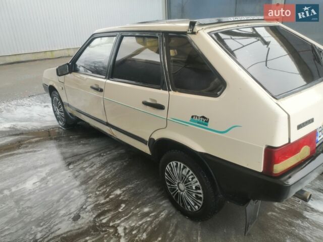 Белый ВАЗ 2109, объемом двигателя 1.5 л и пробегом 200 тыс. км за 1450 $, фото 1 на Automoto.ua