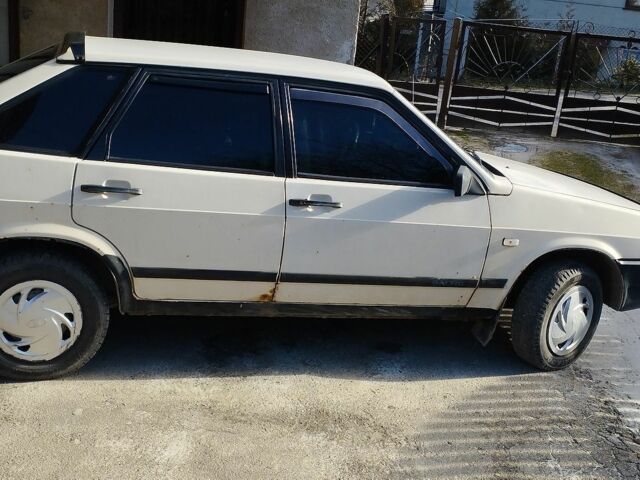 Белый ВАЗ 2109, объемом двигателя 1.5 л и пробегом 15 тыс. км за 800 $, фото 1 на Automoto.ua
