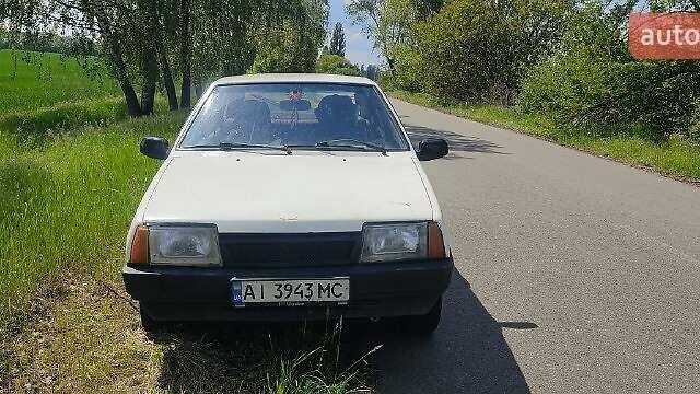 Белый ВАЗ 2109, объемом двигателя 1.5 л и пробегом 34 тыс. км за 1500 $, фото 1 на Automoto.ua
