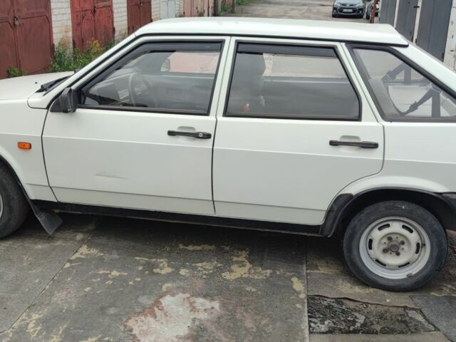 Белый ВАЗ 2109, объемом двигателя 0 л и пробегом 90 тыс. км за 2500 $, фото 1 на Automoto.ua