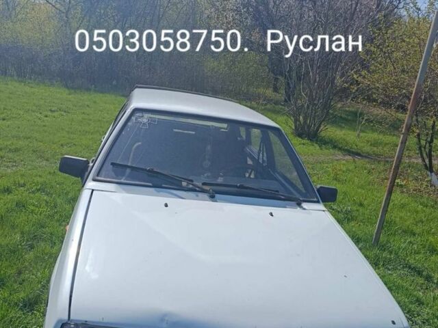 Белый ВАЗ 2109, объемом двигателя 1.5 л и пробегом 200 тыс. км за 800 $, фото 1 на Automoto.ua