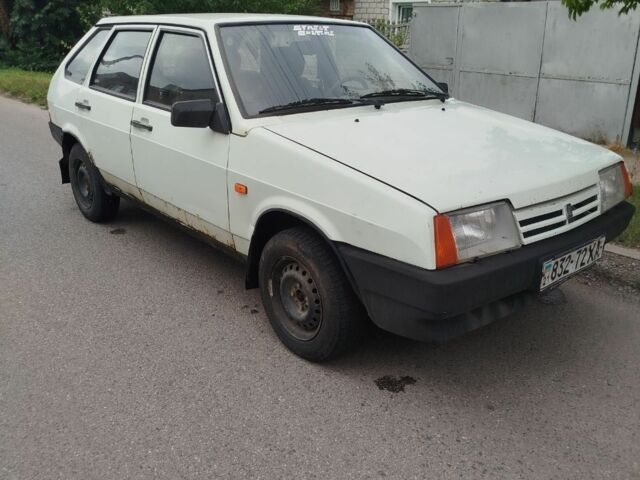 Белый ВАЗ 2109, объемом двигателя 0 л и пробегом 149 тыс. км за 1009 $, фото 1 на Automoto.ua