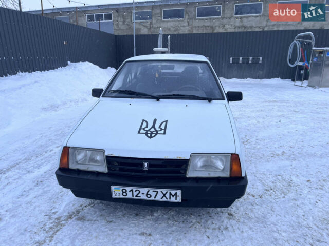 Белый ВАЗ 2109, объемом двигателя 1.5 л и пробегом 206 тыс. км за 1000 $, фото 1 на Automoto.ua