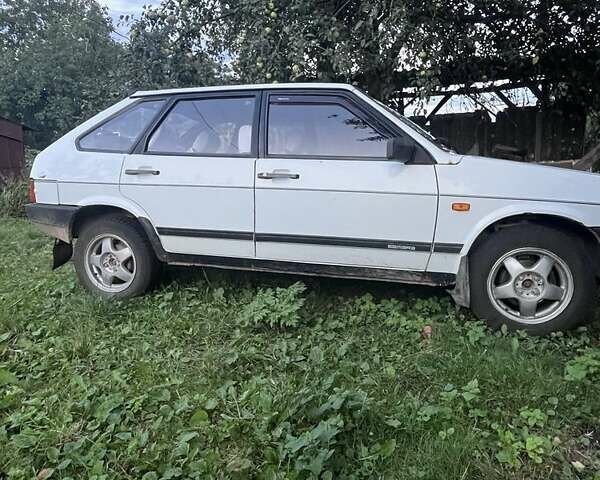 Белый ВАЗ 2109, объемом двигателя 1.5 л и пробегом 206 тыс. км за 1200 $, фото 1 на Automoto.ua