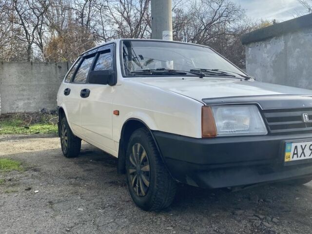 Белый ВАЗ 2109, объемом двигателя 1.5 л и пробегом 50 тыс. км за 2000 $, фото 1 на Automoto.ua