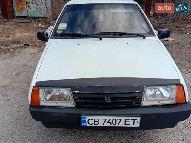 Белый ВАЗ 2109, объемом двигателя 1.5 л и пробегом 329 тыс. км за 1000 $, фото 1 на Automoto.ua