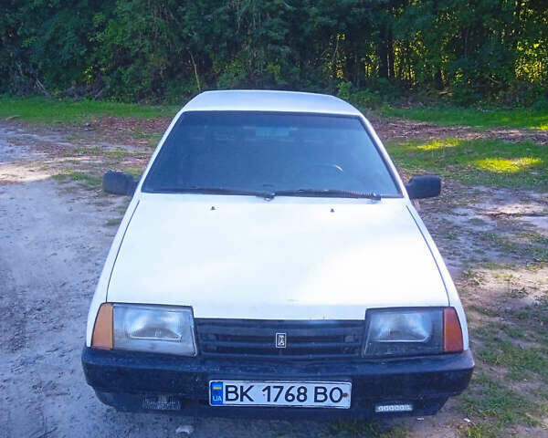 Белый ВАЗ 2109, объемом двигателя 1.5 л и пробегом 30 тыс. км за 880 $, фото 1 на Automoto.ua