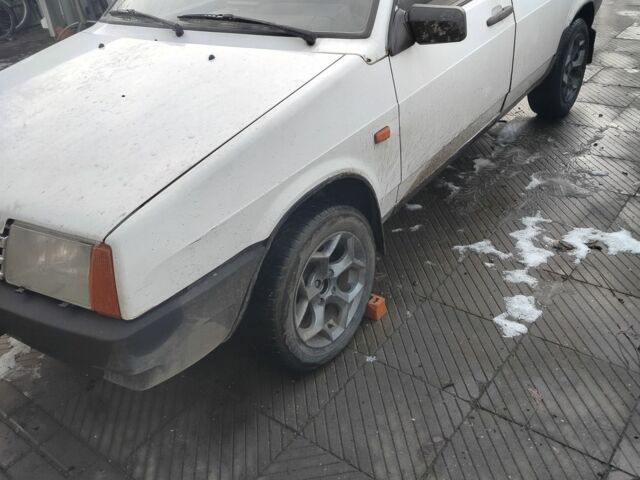 Білий ВАЗ 2109, об'ємом двигуна 1.5 л та пробігом 230 тис. км за 1000 $, фото 1 на Automoto.ua