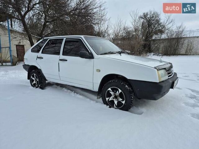 Белый ВАЗ 2109, объемом двигателя 1.45 л и пробегом 100 тыс. км за 1350 $, фото 1 на Automoto.ua