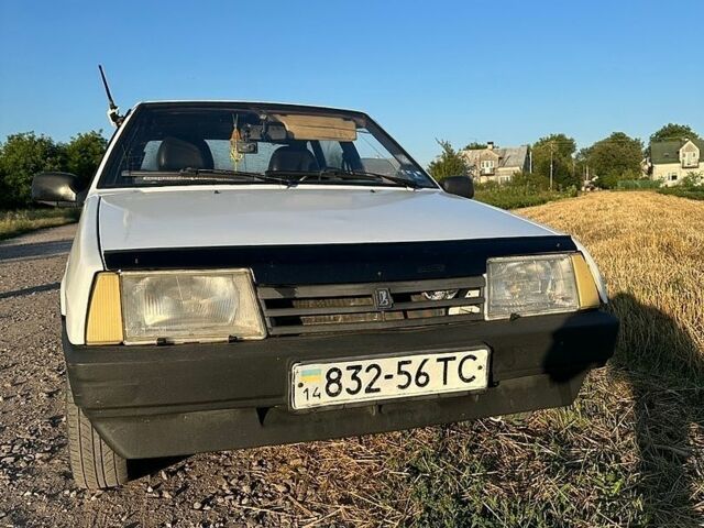 Белый ВАЗ 2109, объемом двигателя 1.5 л и пробегом 300 тыс. км за 1050 $, фото 1 на Automoto.ua