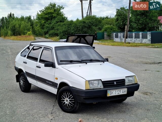 Белый ВАЗ 2109, объемом двигателя 1.5 л и пробегом 230 тыс. км за 1500 $, фото 1 на Automoto.ua
