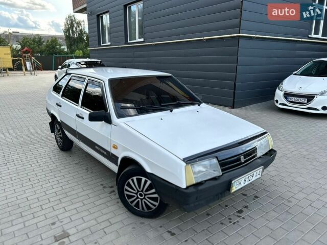 Белый ВАЗ 2109, объемом двигателя 1.5 л и пробегом 230 тыс. км за 1399 $, фото 1 на Automoto.ua