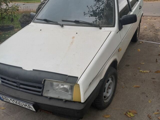 Белый ВАЗ 2109, объемом двигателя 1.5 л и пробегом 1 тыс. км за 852 $, фото 1 на Automoto.ua