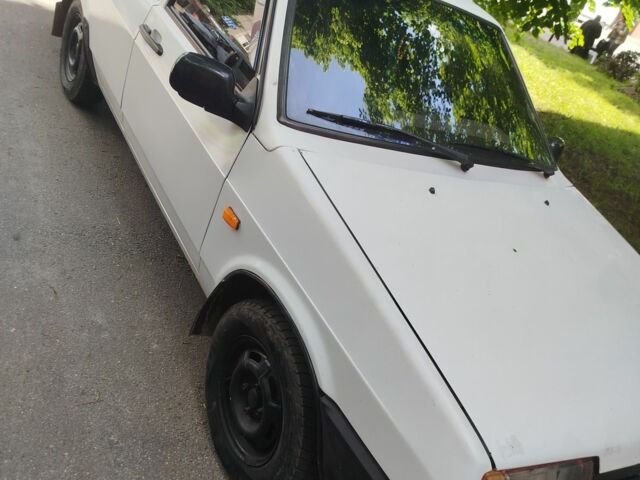 Белый ВАЗ 2109, объемом двигателя 1.5 л и пробегом 3 тыс. км за 1350 $, фото 1 на Automoto.ua