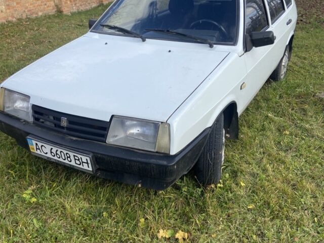 Белый ВАЗ 2109, объемом двигателя 1.5 л и пробегом 100 тыс. км за 1000 $, фото 1 на Automoto.ua