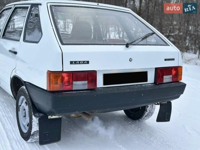 Белый ВАЗ 2109, объемом двигателя 1.5 л и пробегом 25 тыс. км за 3400 $, фото 1 на Automoto.ua