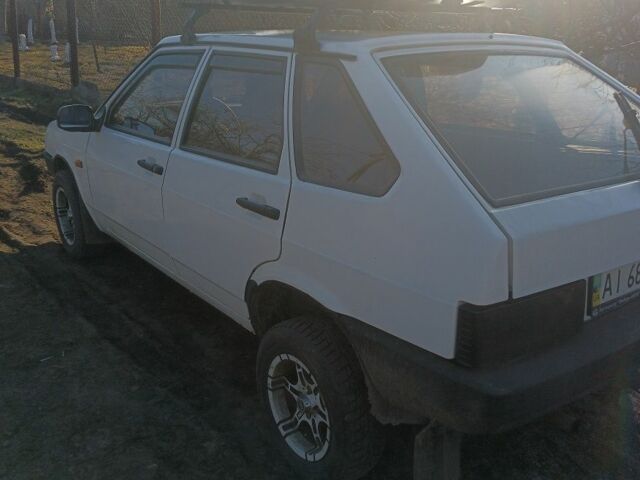 Белый ВАЗ 2109, объемом двигателя 1.5 л и пробегом 200 тыс. км за 1806 $, фото 1 на Automoto.ua