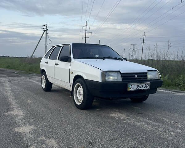 Белый ВАЗ 2109, объемом двигателя 1.5 л и пробегом 244 тыс. км за 1800 $, фото 1 на Automoto.ua