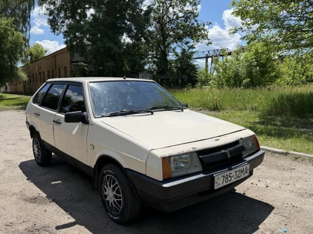 Белый ВАЗ 2109, объемом двигателя 1.5 л и пробегом 100 тыс. км за 550 $, фото 1 на Automoto.ua