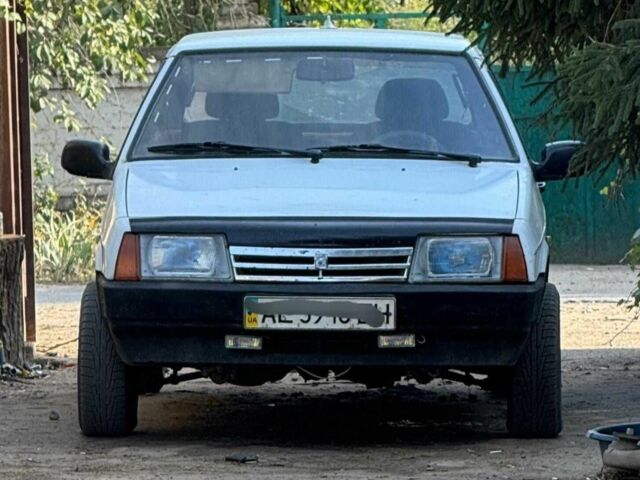 Белый ВАЗ 2109, объемом двигателя 1.3 л и пробегом 300 тыс. км за 814 $, фото 1 на Automoto.ua